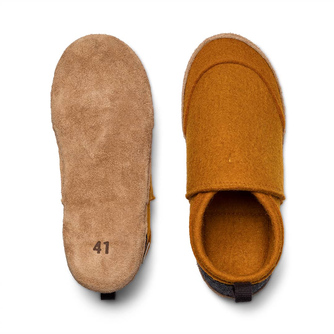 Kyrgies Tengries — Pantufa de Feltro de Lã